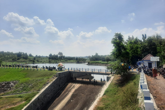 MANCING BERSAMA: Pemdes Plabuhan, Kecamatan Plandaan, Jombang memanfaat Waduk Grojogan, Dusun/Desa Plabuhan untuk mancing bersama.