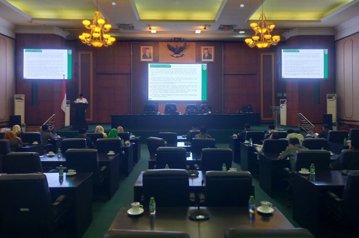 SINERGI: Suasana rapat paripurna pembahasan Rancangan Peraturan Daerah (Raperda) tentang Pertanggungjawaban APBD Kabupaten Jombang tahun 2023.