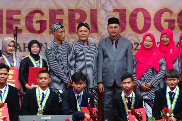 TEGAS: Kepala SMAN Jogoroto Mu