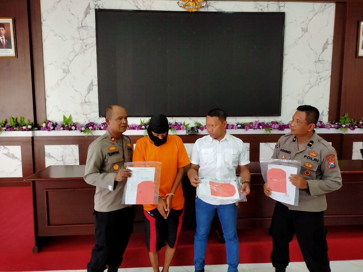 TERTUNDUK: Kades Sumberteguh, Kudu, Jombang tersandung kasus penggelapan dengan kerugian mencapai ratusan juta rupiah.