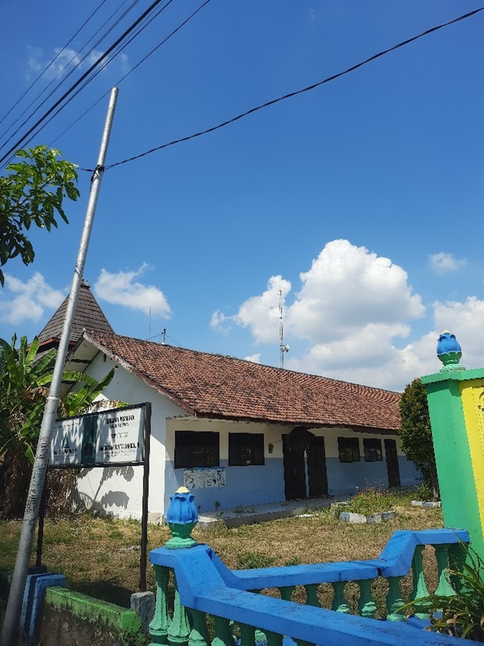 MEMPRIHATINKAN: Bekas bangunan SDN Talunkidul 2 Kecamatan Sumobito, Jombang, yang sekarang mangkrak, Rabu (29/5).