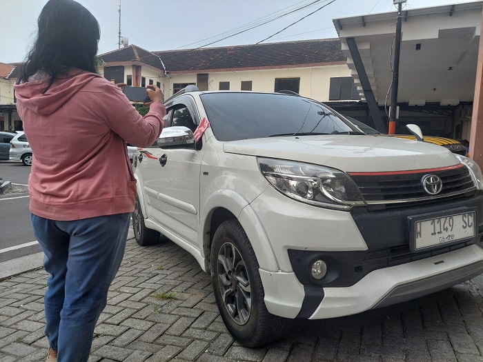BUKTI: Kendaraan pelaku yang digunakan saat operasi kini telah diamankan di Polres Jombang.