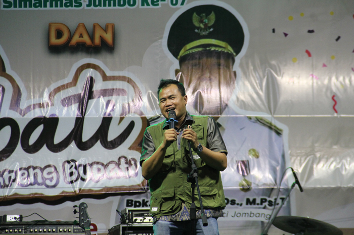 PROFESIONAL: Direktur Utama Bank Jombang, Afandi Haris Setyo Nugroho, sambutan dalam penutupan Simarmas Scoopy Bank Jombang.