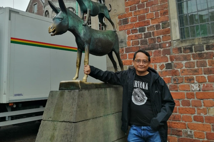 SUKSES: Rizal Noersoesetija Dwitantonoputra warga Jombang bekerja di perusahaan maskapai penerbangan di Jerman.