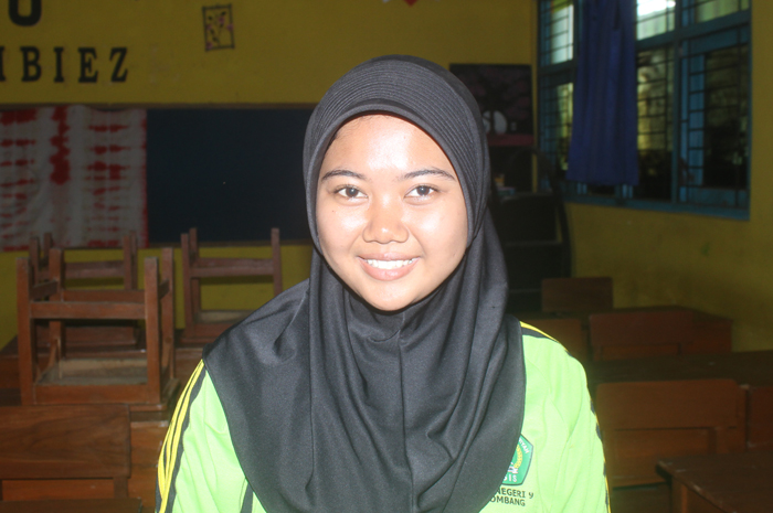 Zakiyyah Dwi Oktavia, kelas 9-E MTsN 9 Jombang di Tanjunganom, Diwek, Jombang
