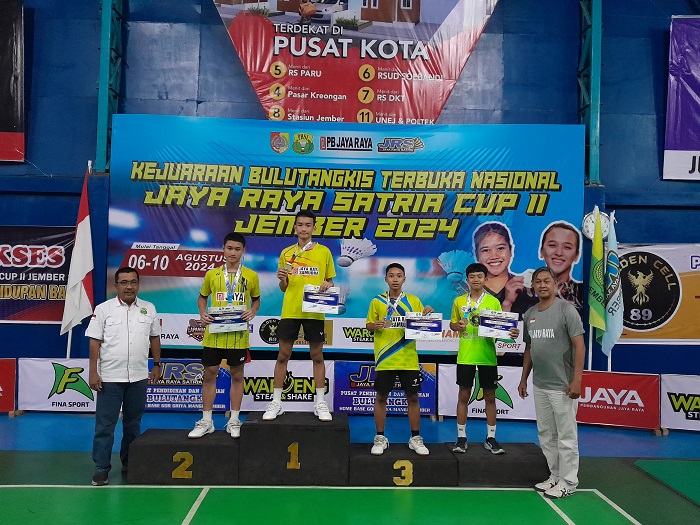 M. FADHIL siswa kelas 9, juara 1 tunggal putra di kejuaraan bulutangkis terbuka nasional di Jember 2024