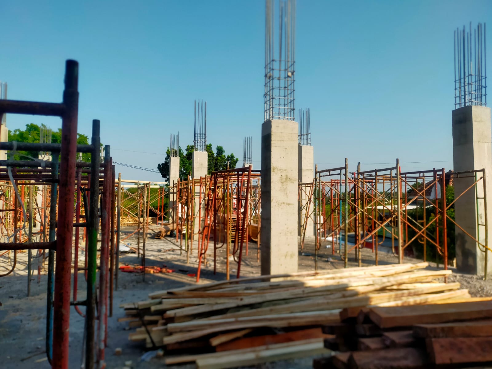 BERIKAN TEGURAN: PPK proyek gedung IGD RSUD Ploso, Jombang sudah memberikan teguran kepada kontraktor proyek atas keterlambatan progres pekerjaan.