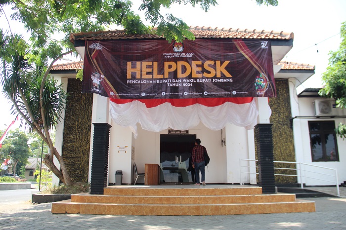 MASIH SEPI: Kondisi helpdesk pencalonan Bupati dan Wakil Bupati yang dibuka KPU masih sepi, Kamis (15/8).