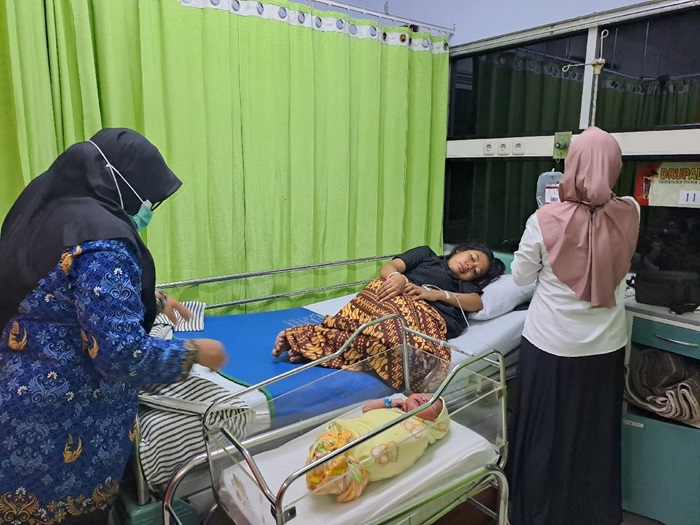 SELAMAT: Salah satu bayi yang dilahirkan di hari kemerdekaan di RSUD Jombang, Sabtu (17/8).