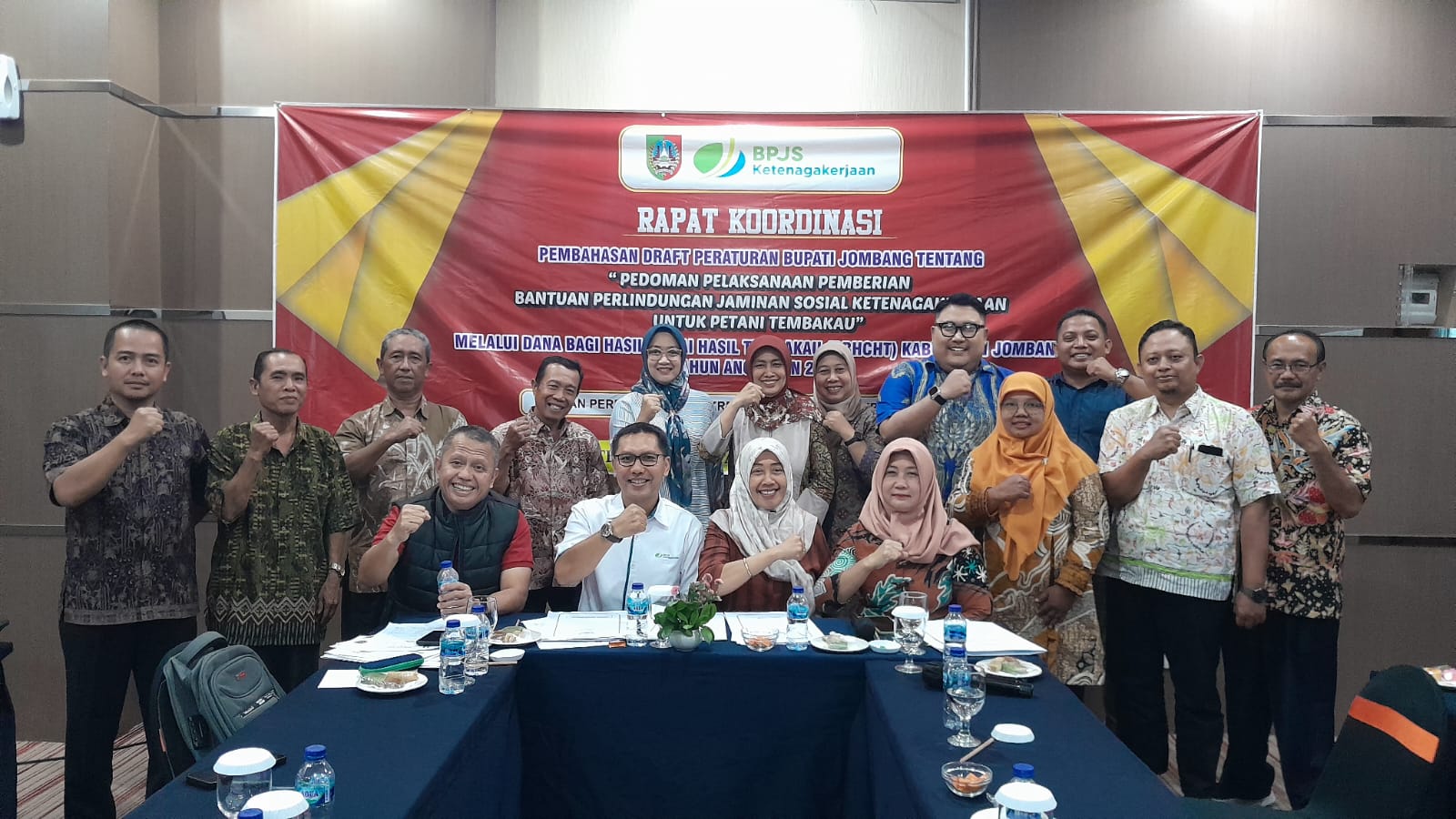 Petani tembakau dan pekerja rentan di Jombang bakal mendapatkan bantuan perlindungan jaminan sosial ketenagakerjaan, nersumber dari dana bagi hasil cukai hasil tembakau (DBHCHT) 2024.