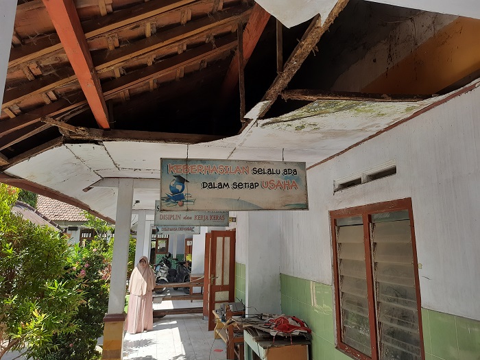 PARAH: Kondisi SDN Plosogeneng 1 Kecamatan Jombang yang rusak, Jumat (13/9).