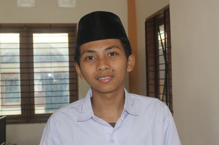 Embun Abdul Halim M, kelas  XI-A MA Salafiyah Syafiiyah Tebuireng, Jombang