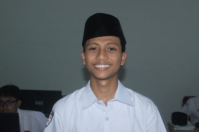 Naufal Bima Supriono, kelas XI-H MA Madrasatul Quran Tebuireng, Jombang