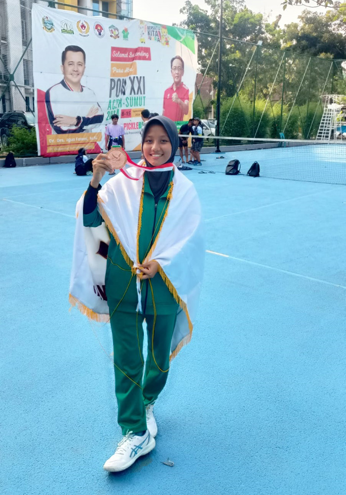 BERPRESTASI: Adine Nabila Ekidya, salah satu siswa SMAN 2 Jombang baru saja menorehkan prestasi PON Aceh-Sumut.