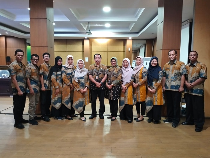 KOMPAK: Muhammad Nashrulloh, SE, MSi, kepala BPKAD Jombang bersama tim aset BPKAD Jombang.