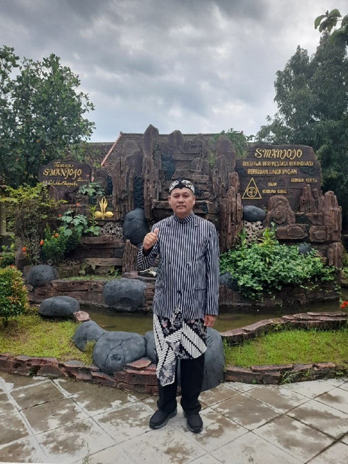 Kepala SMAN Jogoroto, Mu&rsquo;alim MPd