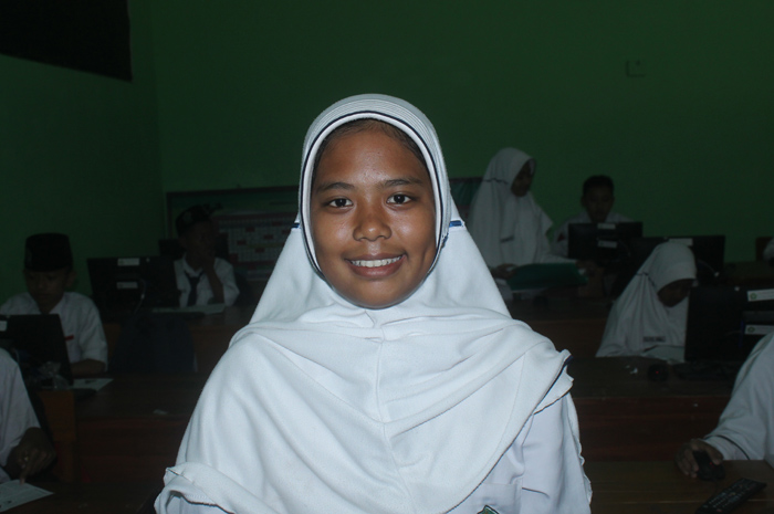 Nabila Syarifatuz Zahra, kelas 8-E, MTsN 15 di Keras, Diwek, Jombang