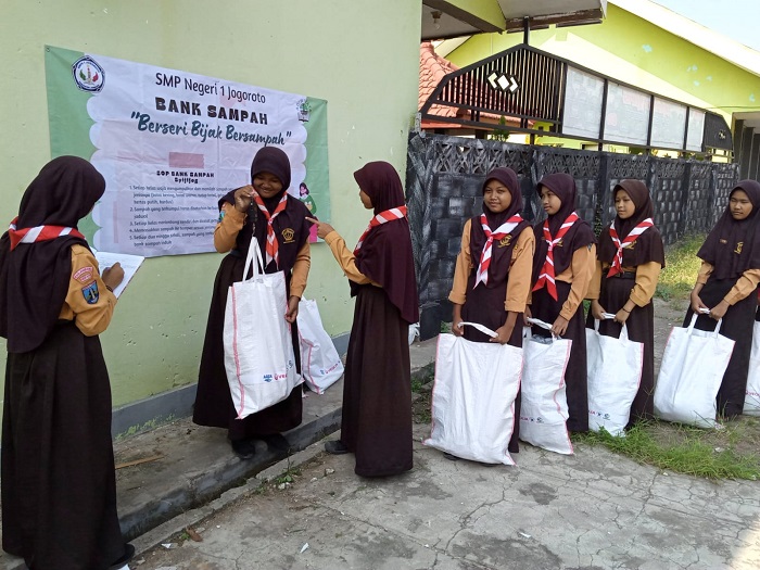 INOVATIF: Kegiatan bank sampah Berseri Bijak Bersampah.