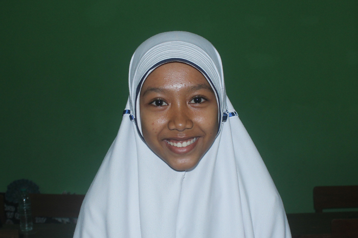 Aisya Zurraida Selsiona, kelas 8-A MTsN 15 di Keras, Diwek, Jombang