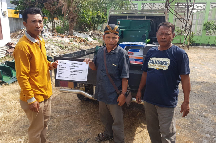 Pemkab Jombang memberikan berbagai macam alat mesin pertanian (Alsintan) ke petani tembakau utara Sungai Brantas.