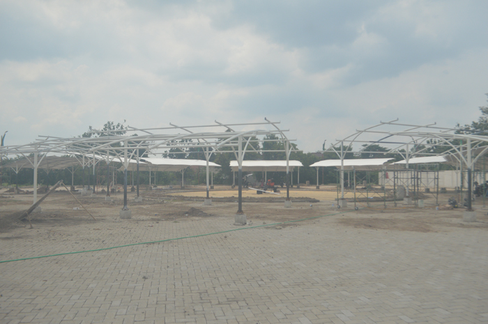 DIKEJAR WAKTU: Proyek sentra PKL Jl KH Ahmad Dahlan, Jombang dikebut.