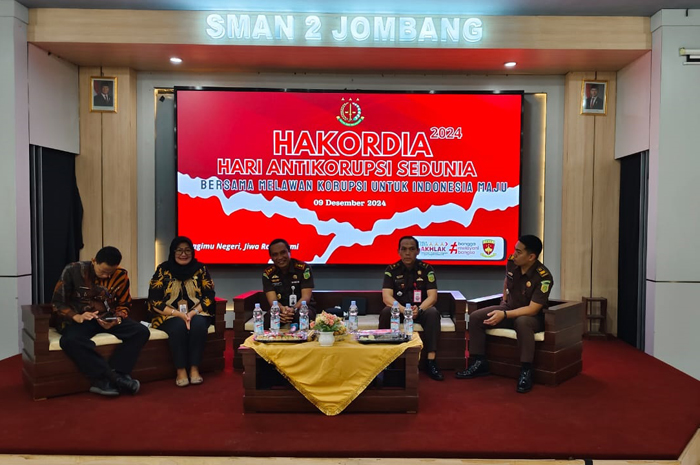 Cabdindik Wilayah Kabupaten Jombang menggandeng Kejaksaan Negeri (Kejari) Jombang untuk memberikan penyuluhan pendidikan anti korupsi, (9/12).