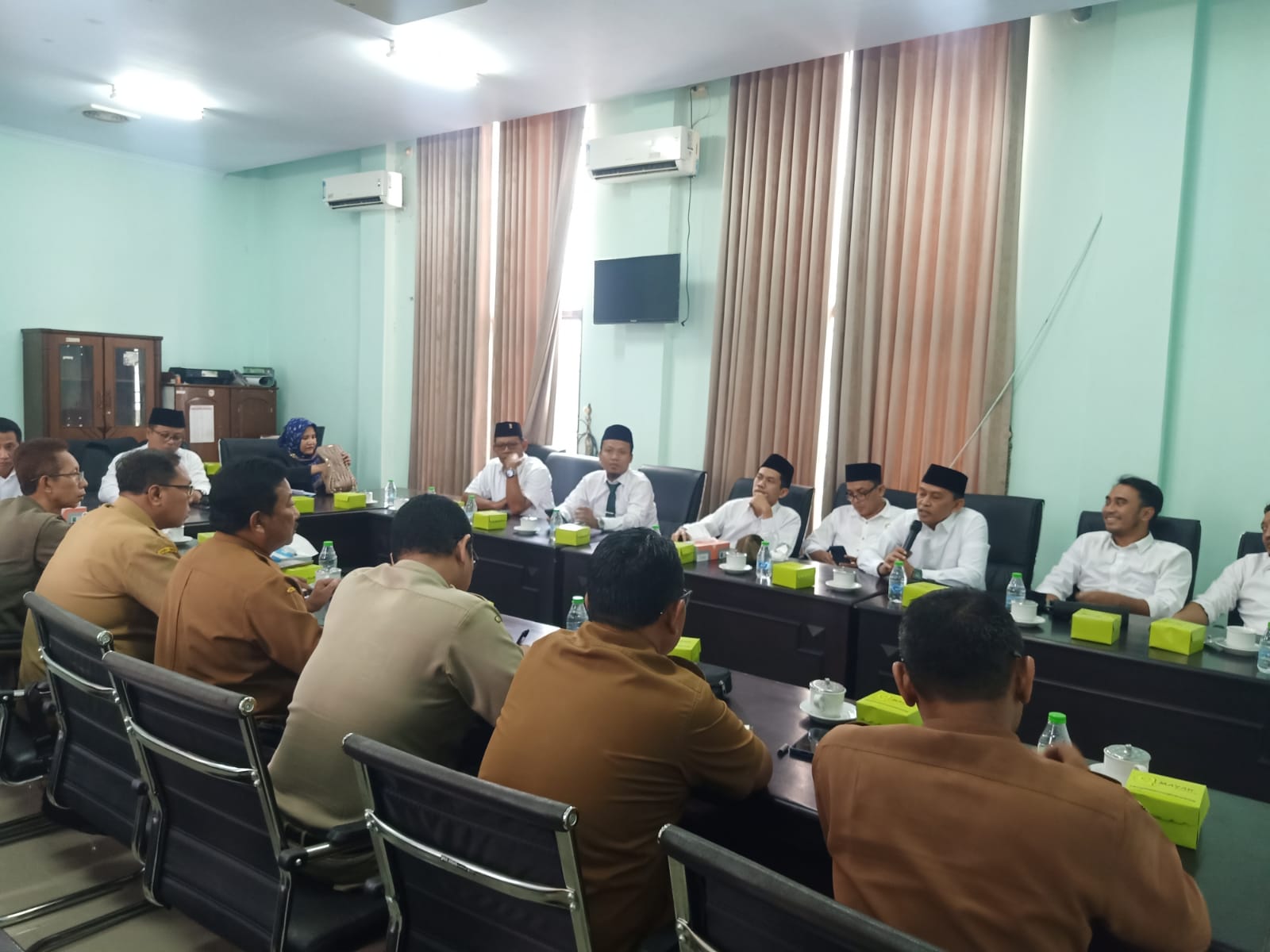 SERIUS: Komisi B DPRD Jombang mengundang Disdagrin Jombang membahas terkait penataan Pasar Perak.