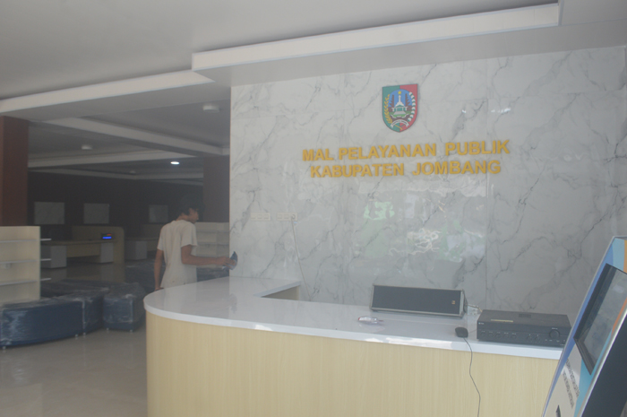Gedung MPP Jombang di Ruko Simpang Tiga Mojongapit.