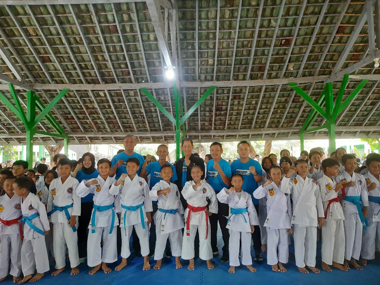 SDN Kepanjen 2 Jombang menggelar event kejuaraan karate antar-sekolah se Kabupaten Jombang untuk jenjang TK dan SD, Minggu (22/12)