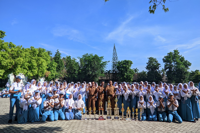 BERPRESTASI: Siswa SMAN Kabuh, Jombang meraih juara 2 Perintis pada event LKBB di SMK NU Karanggeneng Lamongan.
