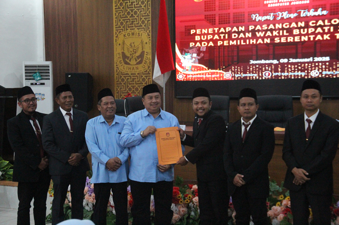 RESMI: KPU Jombang menggelar rapat pleno terbuka penetapan bupati-wabup terpilih.