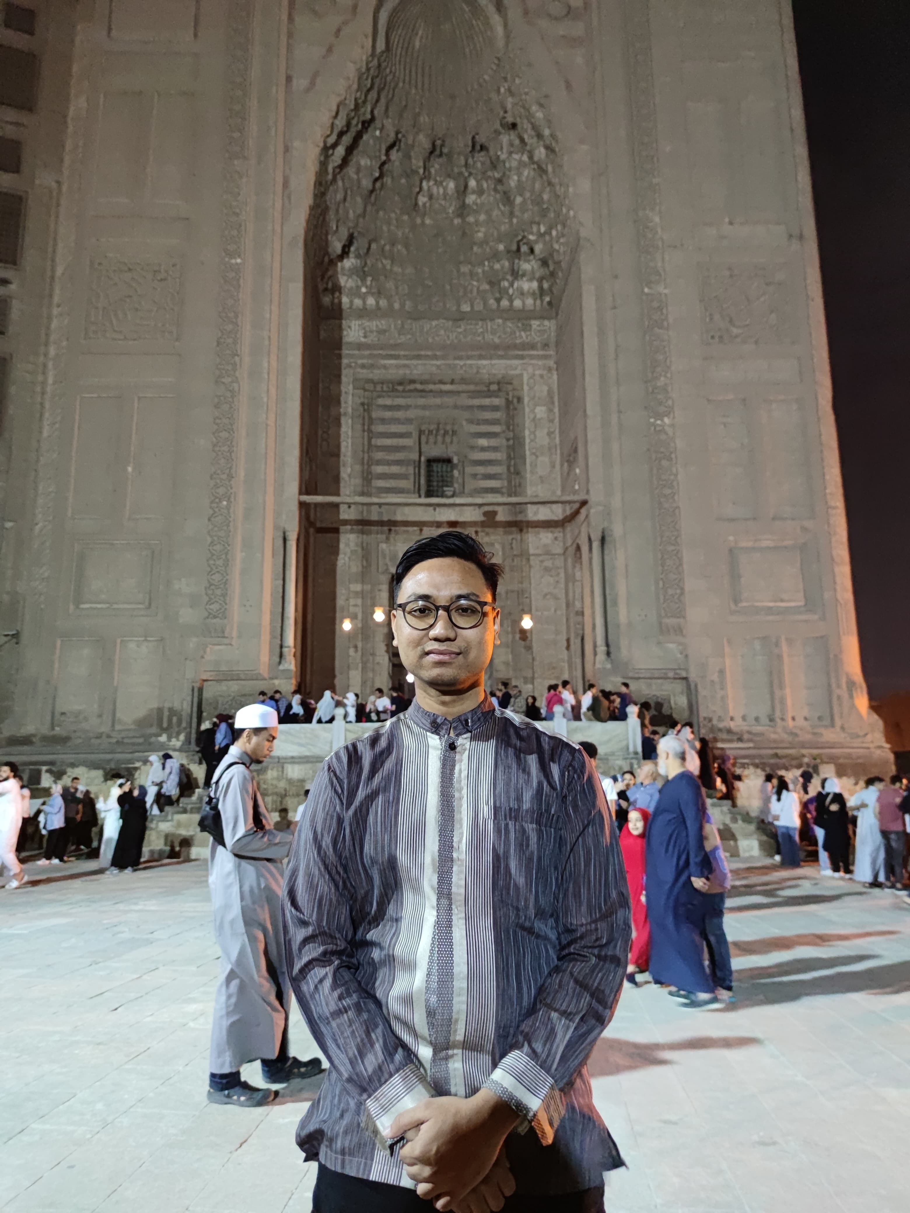 Alba&rsquo;u Saraba Hidayatullah, warga Jombang yang menyelesaikan kuliah di Fakultas Kedokteran Al Azhar, Kairo, Mesir.