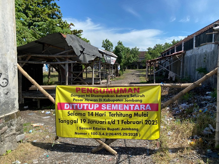 DITUTUP: Pasar hewan di Kecamatan Ngoro ini ditutup akibat kasus PMK yang terus meroket.