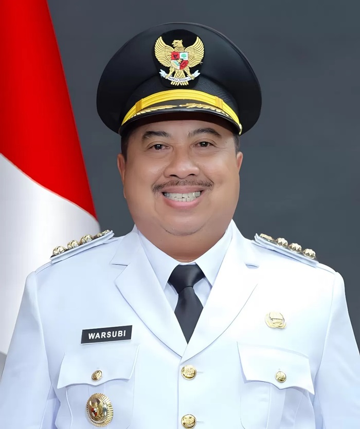 Bupati Jombang Warsubi