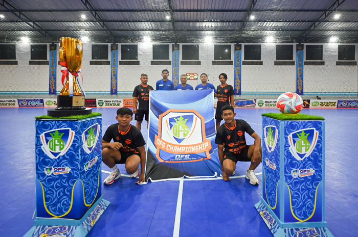 PERDANA: Final turnamen futsal antar instansi OFS Championship 2025 di lapangan OFS Futsal Center, Desa Morosunggingan, Kecamatan Peterongan, Jombang, Minggu (23/2).