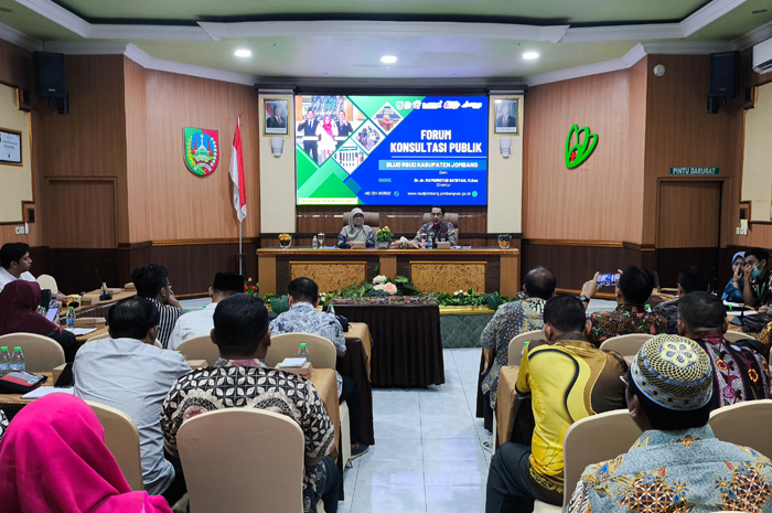 ANTUSIAS: Peserta Forum Konsultasi Publik yang digelar RSUD Jombang antusias mengikuti kegiatan.