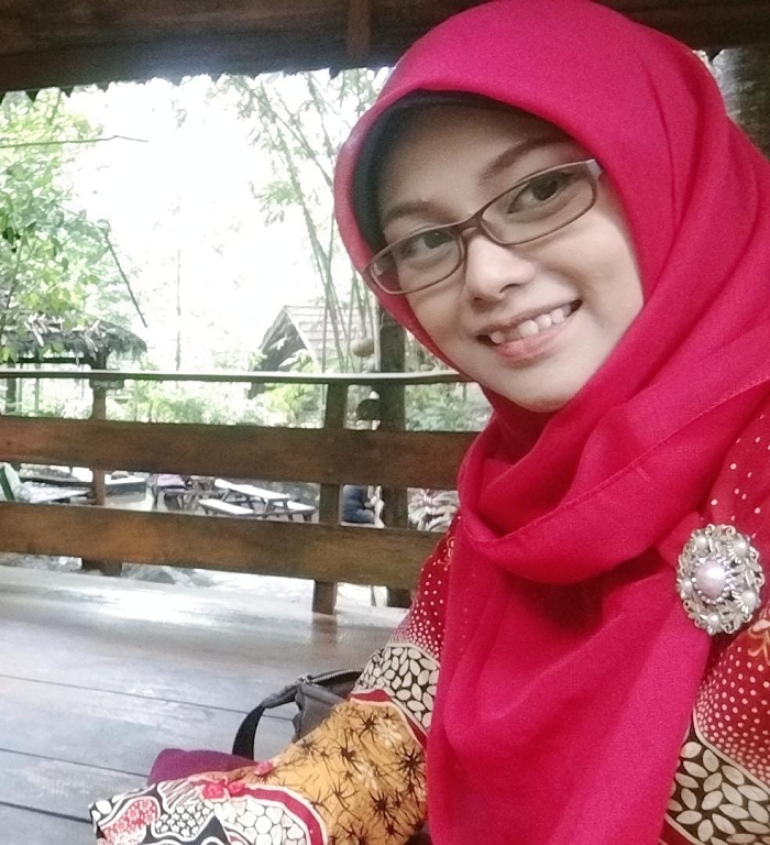Siti Fatimah Junita Sari, S.Pd, penulis buku Bimbingan Konseling Pesantren Suatu Pengantar & Guru BK  MAN 4 Jombang