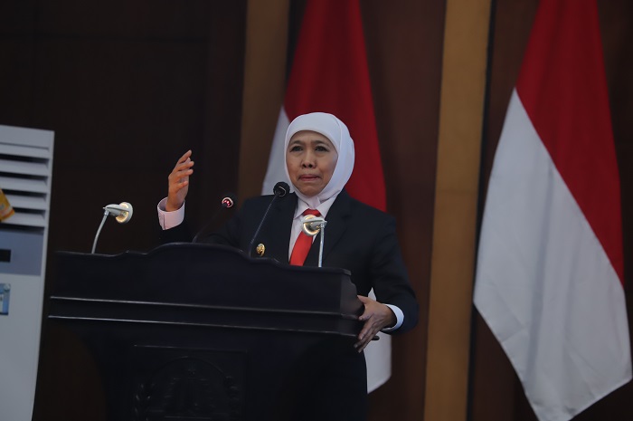 VISIONER: Gubernur Jawa Timur Khofifah Indar Parawansa saat memberikan sambutan, Rabu (5/3).