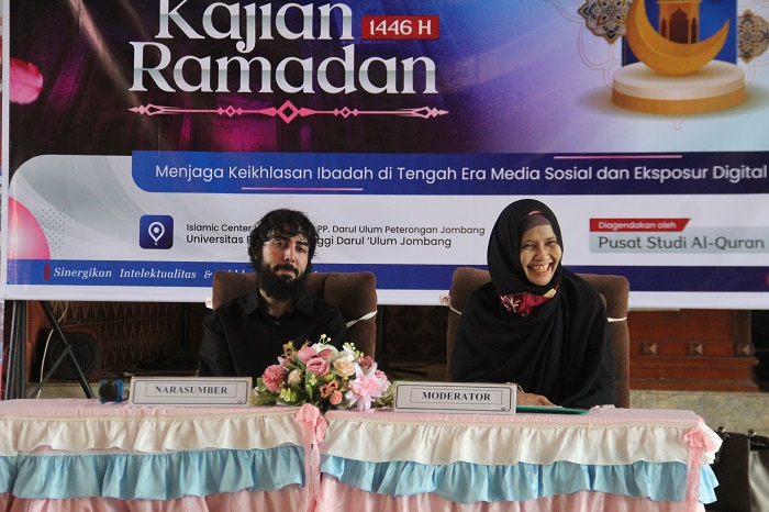 TAMU UNDANGAN: Achraf Bourarach, mahasiswa S2 Universite Paris 8 Perancis yang magang di Unipdu menjadi narasumber di Kajian Ramadan Unipdu, Selasa (11/3).