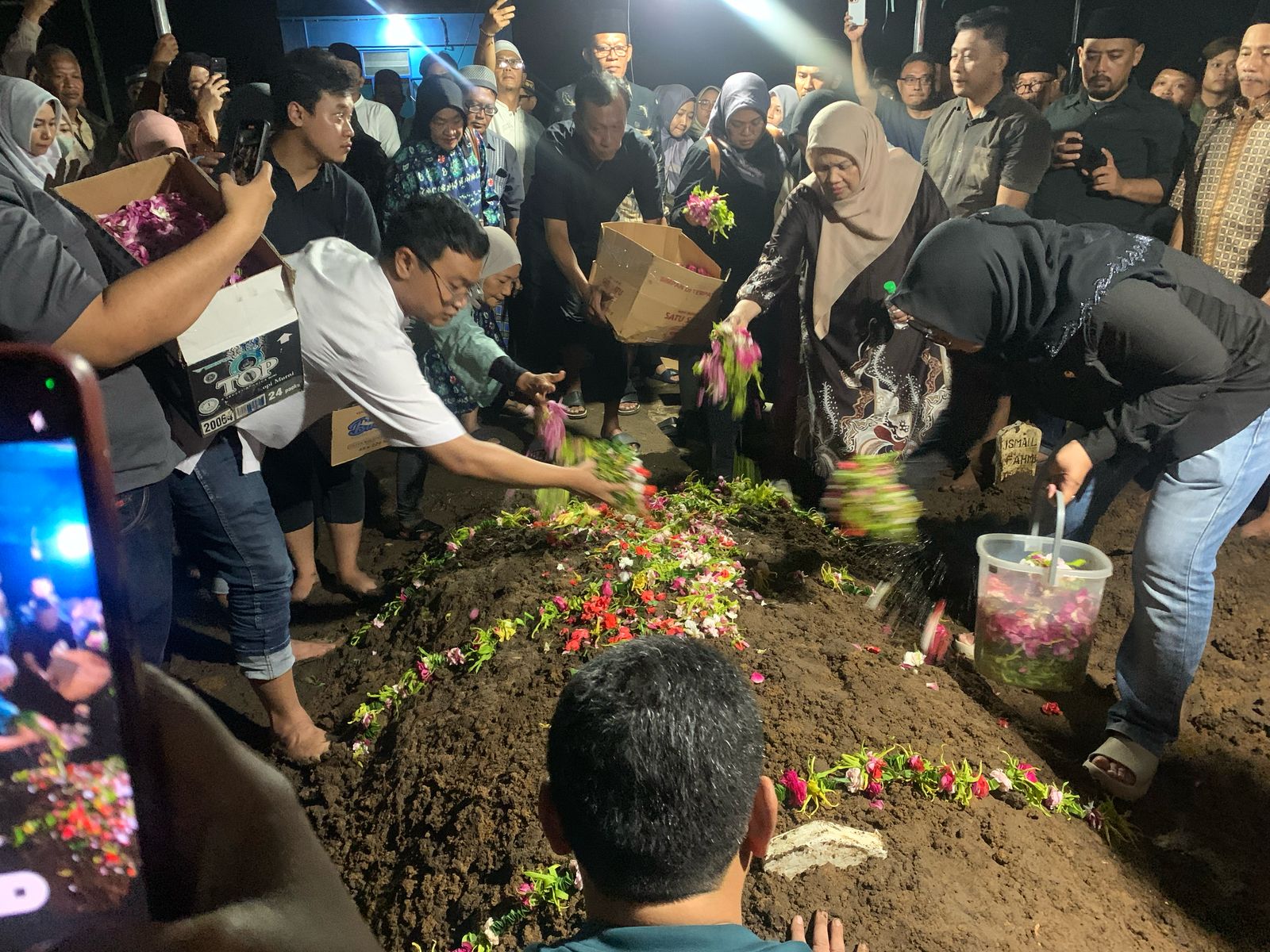 TUTUP USIA: Mantan Bupati Jombang Suyanto tutup usia, dimakamkan di Dusun Serning, Desa Banjaragung, Kecamatan Bareng, Jombang.