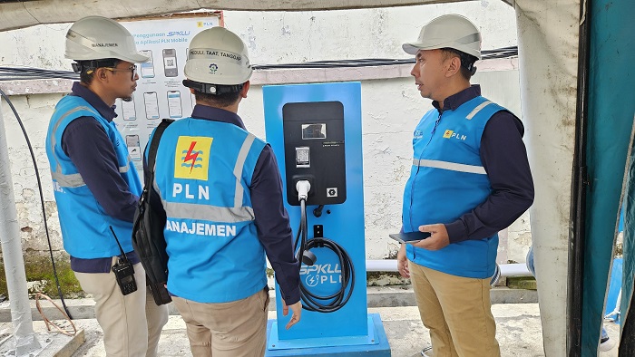SIGAP: Jajaran manajemen PLN UP3 Mojokerto safari ke unit layanan.