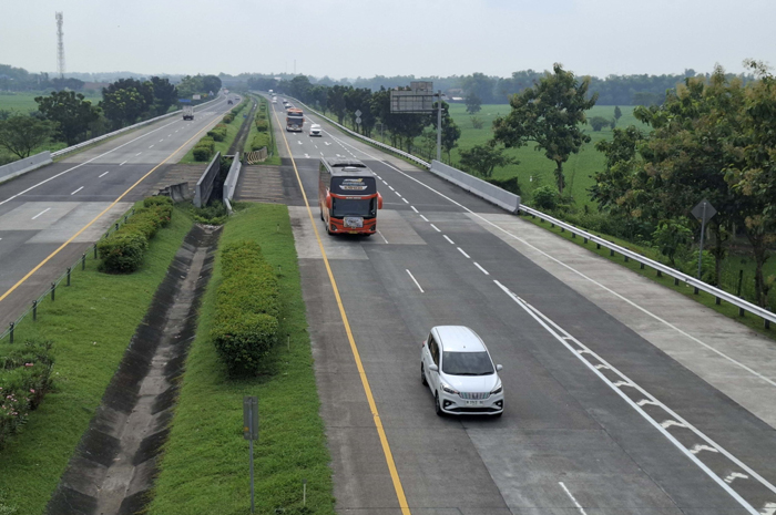 Sejak H-10 Lebaran, volume kendaraan yang melintas di Tol Jomo sudah menunjukkan peningkatan.