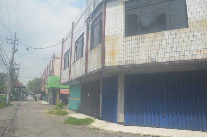 KOSONG: Banyak bangunan di Simpang Tiga Mojongapit, Jombang yang belum dimanfaatkan (24/1).