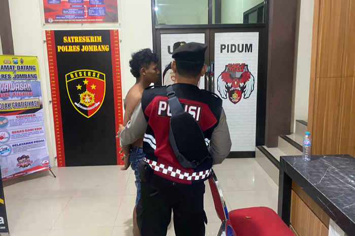 Terduga pelaku pencurian sepeda motor diamankan di Mapolres Jombang.