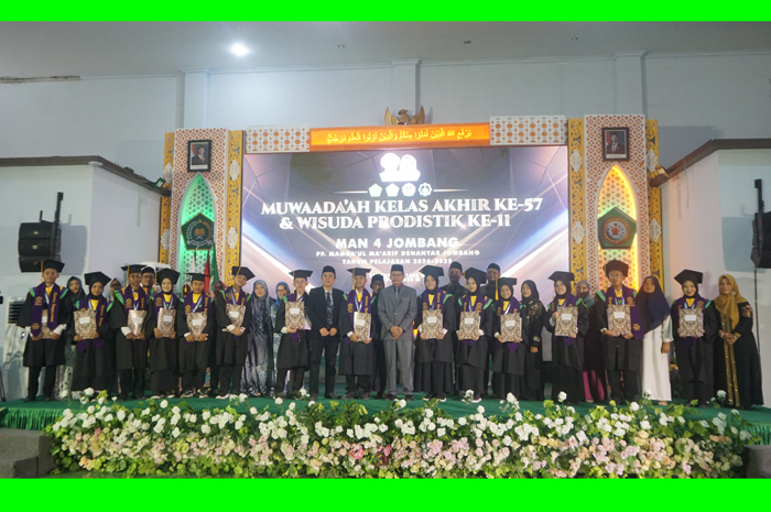 Deretan siswa berprestasi MAN 4 Jombang dalam Muwadaah dan Prodistik, Minggu (20/4).