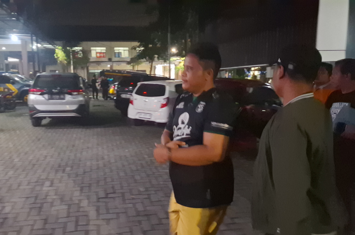 Dicky Firman Rizard, 28, oknum jaksa gadungan ditangkap petugas gabungan di Desa Pesanggrahan, Kecamatan Gudo, Jombang, Minggu (4/5) dini hari.