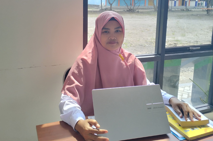 Linda Jayanti SPd, guru SMKN Kabuh Jombang yang jadi motivator literasi.