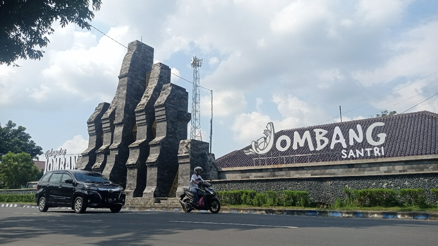 ILUSTRASI: Tugu batas Jombang kota di Desa Balongbesuk, Kecamatan Diwek semula Jombang Beriman kini jadi Kabupaten Jombang dan Jombang Santri.