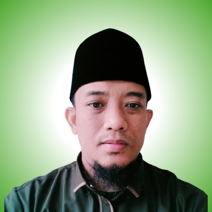 Abdul Kharis Fanani SPdI  Pengasuh Pondok Pesantren Muhammadiyah Al Mughni, Desa Jabon, Jombang