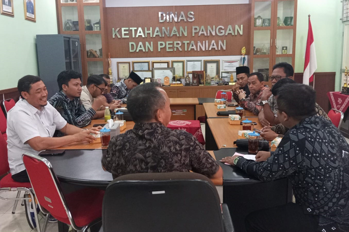 SERIUS: Komisi B DPRD Jombang melakukan kunjungan kerja ke Dinas Ketahanan Pangan dan Pertanian Bantul.